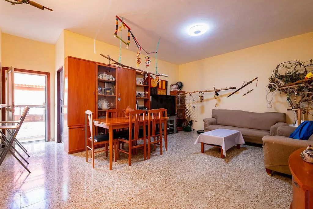 Söögituba - 3-Bedroom Flat with Balcony in Valleseco