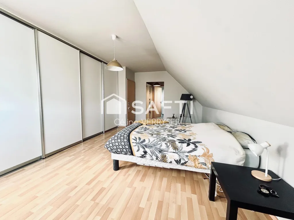 Magamistoad - Semi-detached House with Pool in Oudezeele