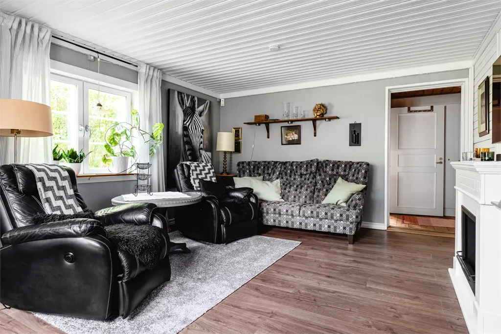Elutuba - Charming Cottage with Private Pier near Katrineholm