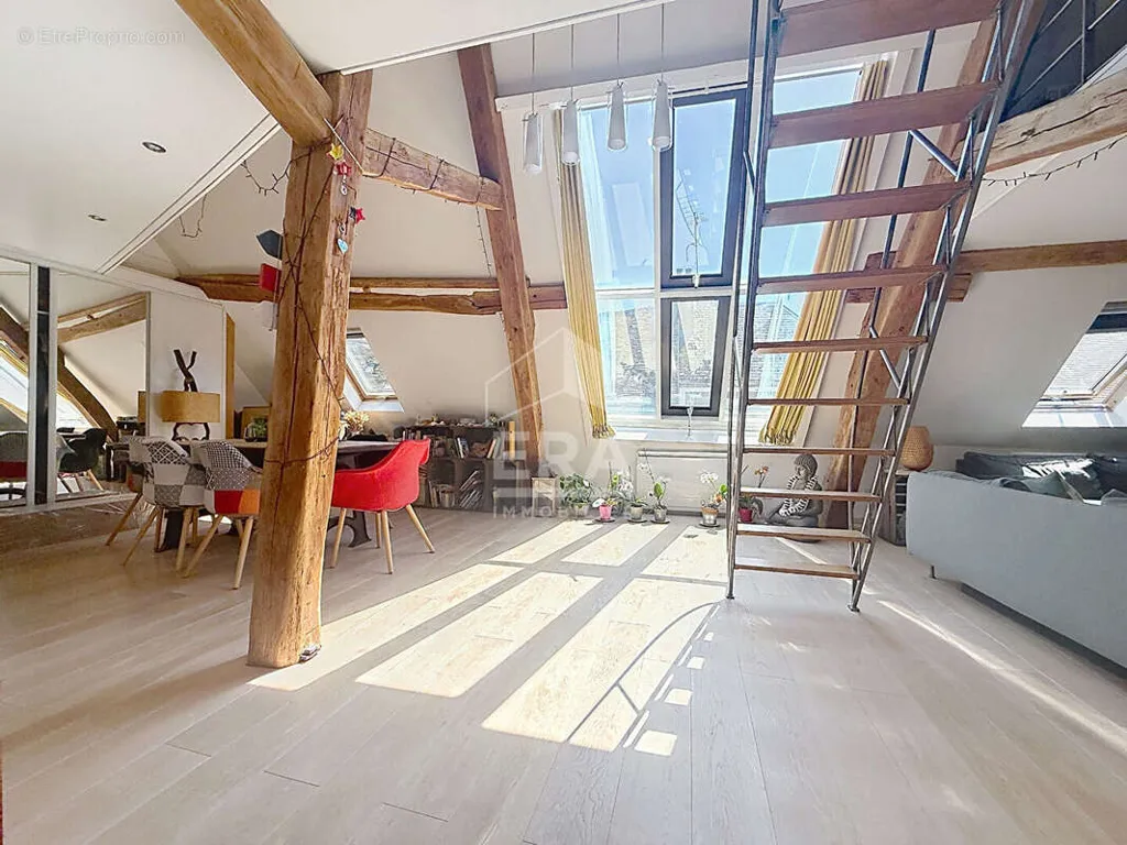 Toad - Loft with Character in Dourdan Centre
