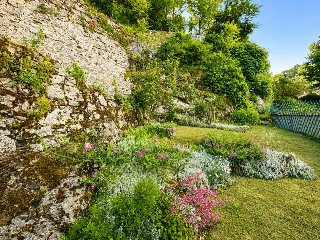 Jardin - Maison avec Jardin et Garage à Vienne