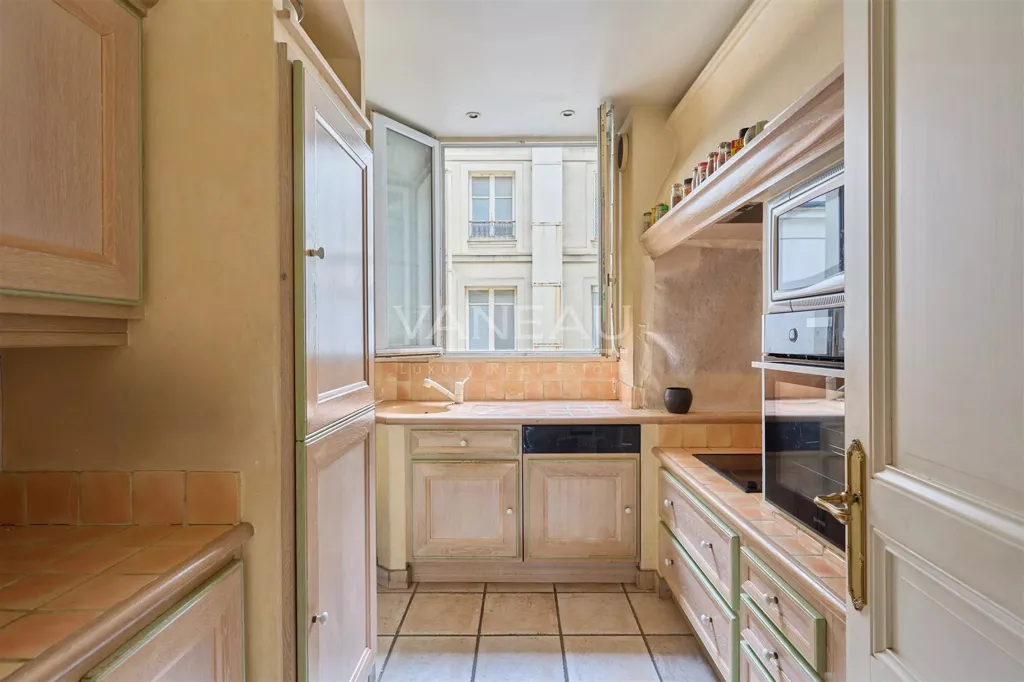 Cucina - 4-Room Parisian Apartment with Seine View