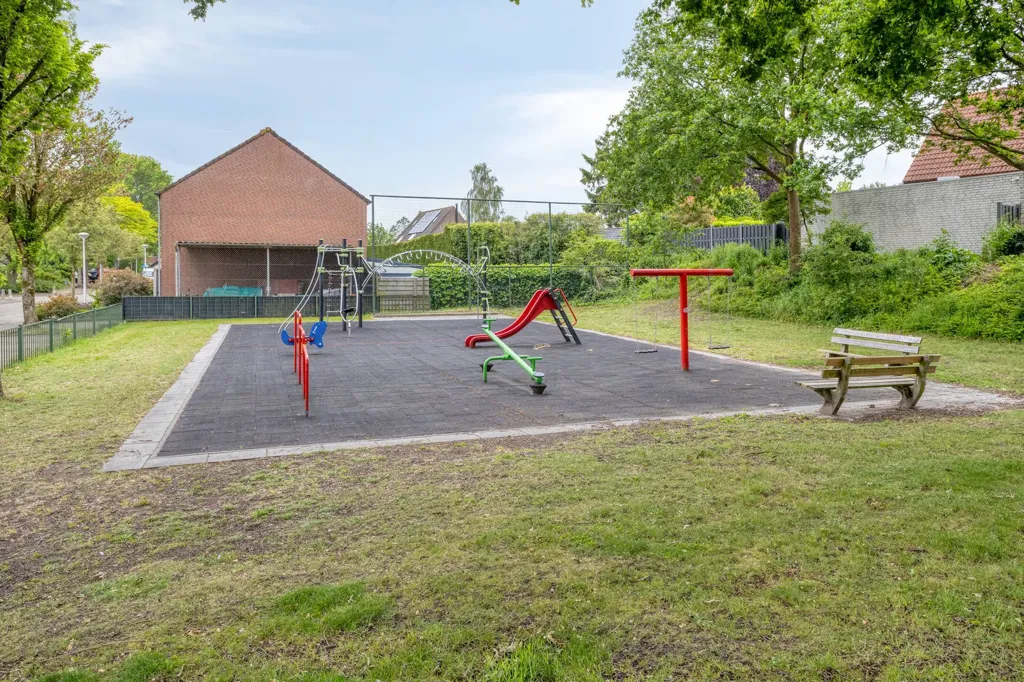 Aed - Spacious Semi-detached House with Deep Garden in Halsteren