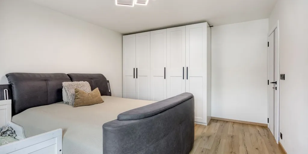 Bedrooms - Mixed-Use Property with Garden in Broechem