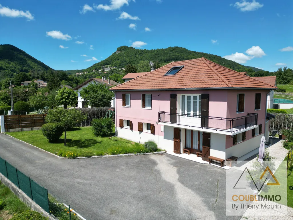 Esterno - House with Dominant View in Coublevie