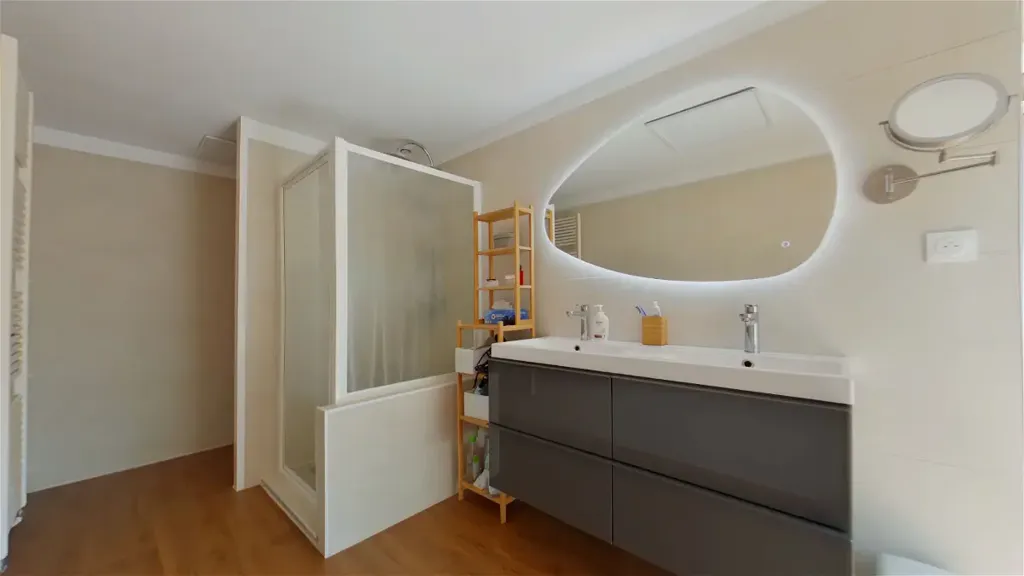 Salles de bain - Maison de Maître avec Piscine à Avanton