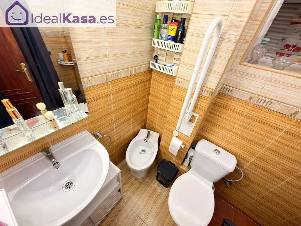 Vannitoad - 3-Bedroom Flat with Terrace in Los Pájaros