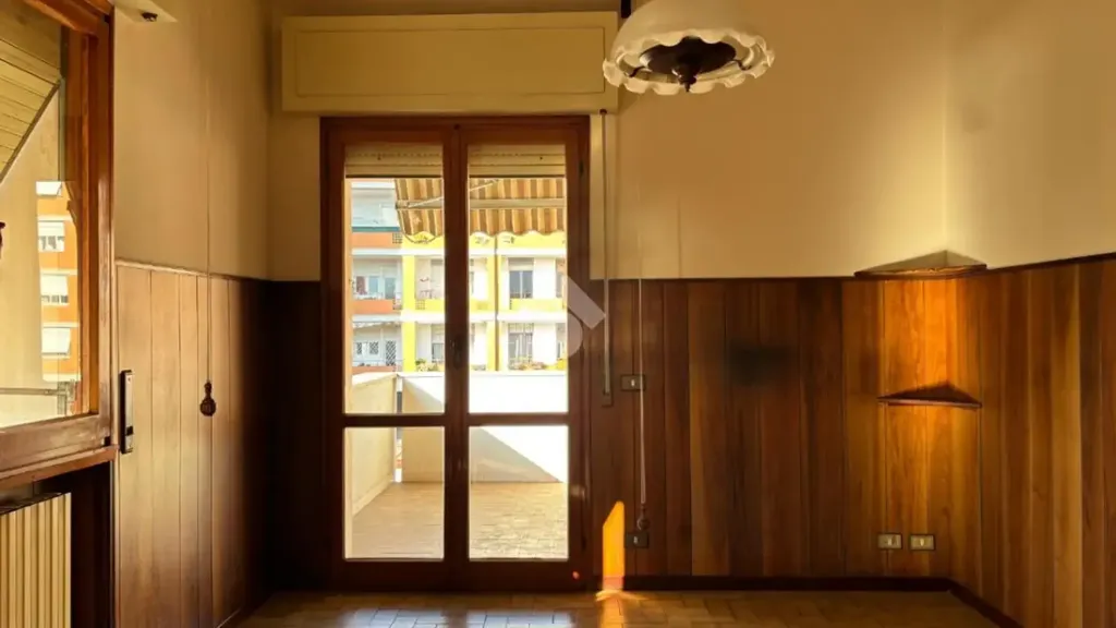 hallway_entrance