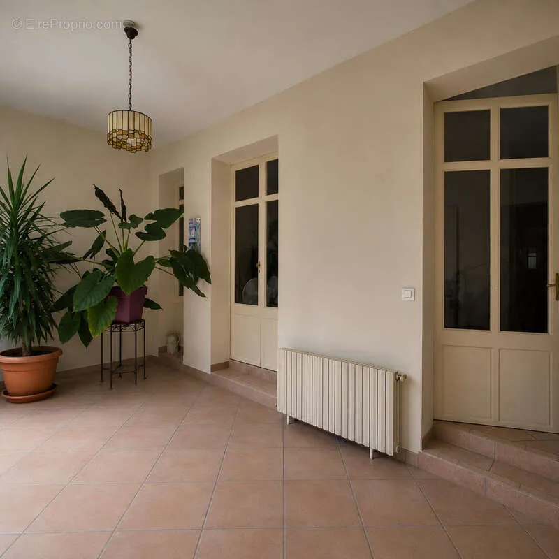 Hallway - Bordeaux-Style House with Pool in Bègles