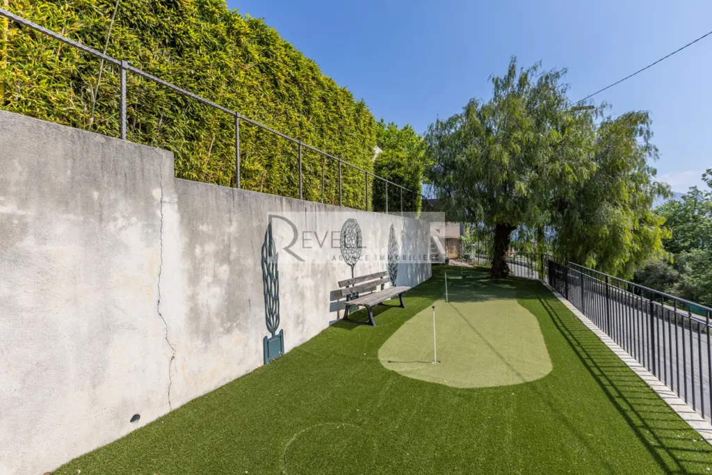 Jardin - Maison de Maître avec Piscine et Vue Panoramique à Antibes