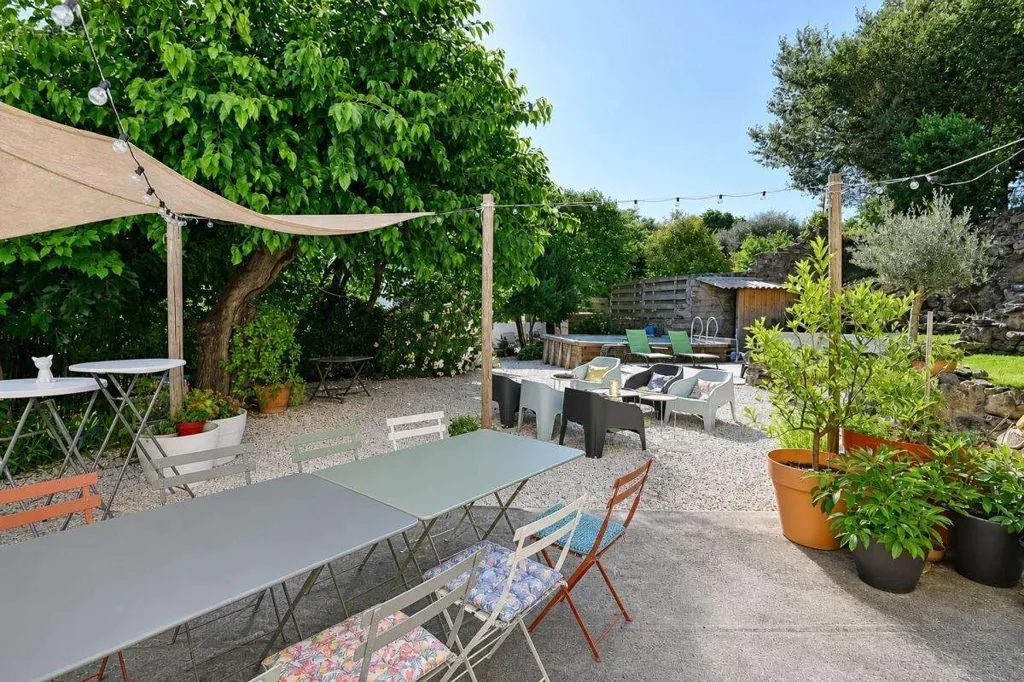 Terrace - Renovated Manor with Pool in Moussac