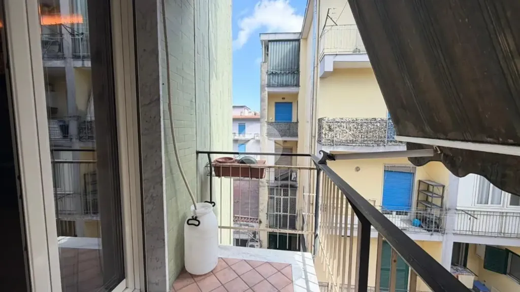 Balcon - Apartment with Balconies in Central Naples