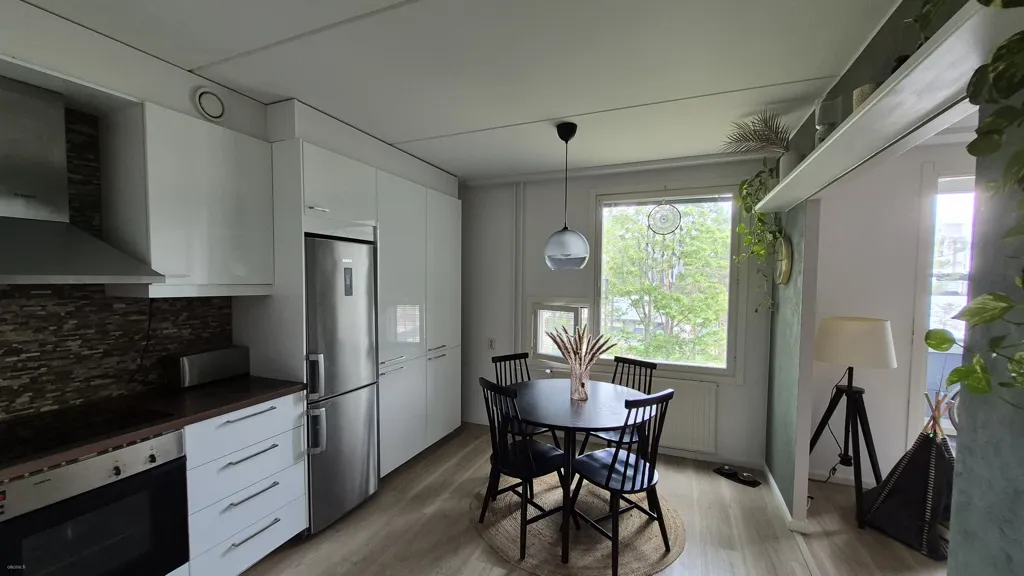 Köök - Bright Apartment with Balcony in Espoonlahti