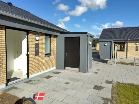 Exterior - Spacious 4-Room Apartment in Langeskov