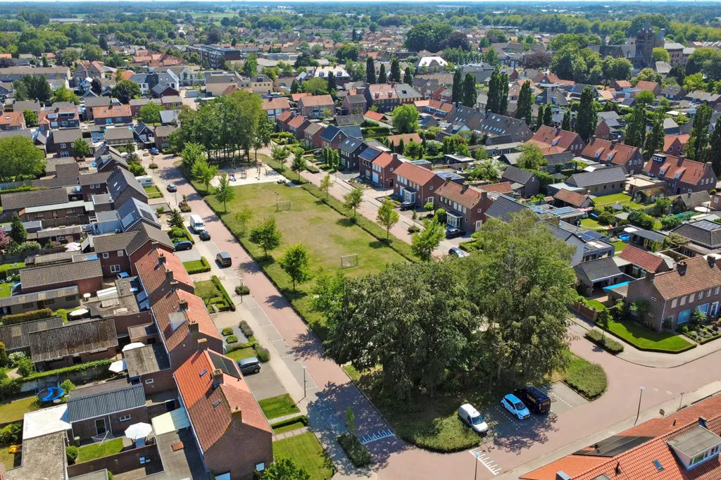 Vue aérienne - Modernised Two-Storey House with Garden in Reusel