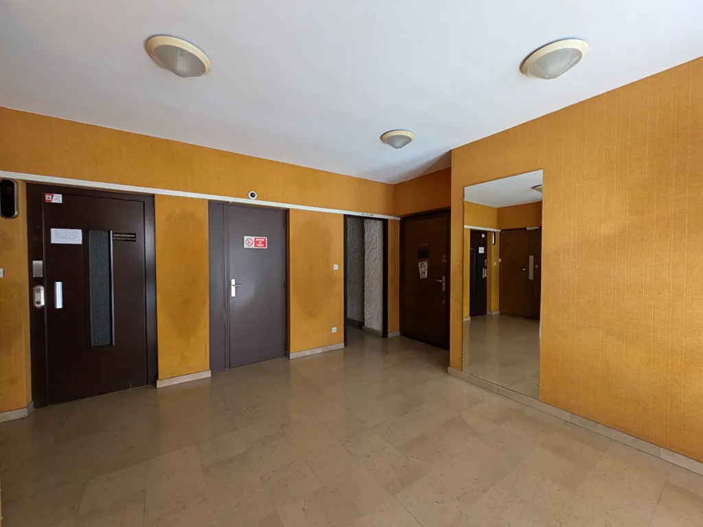 Ingresso - 1-Bed Flat with Lift in Roanne