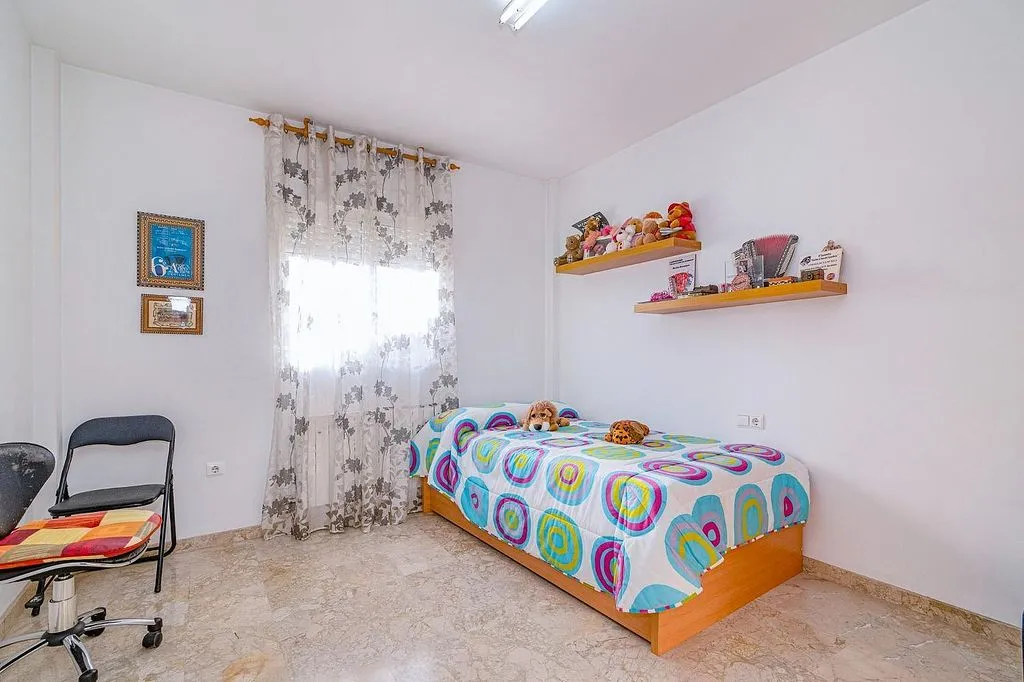 Magamistoad - Semi-detached House with Pool on Avenida de Andalucía