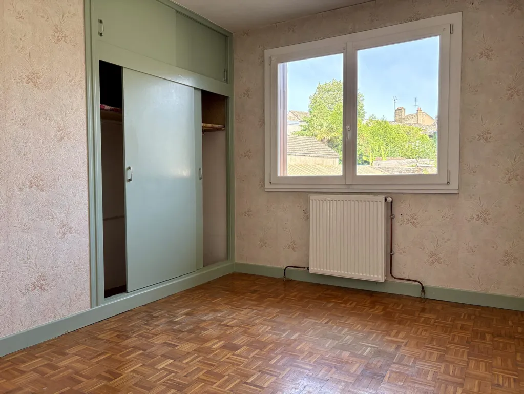 Pièces - Maison de Ville avec Balcon à Tournus