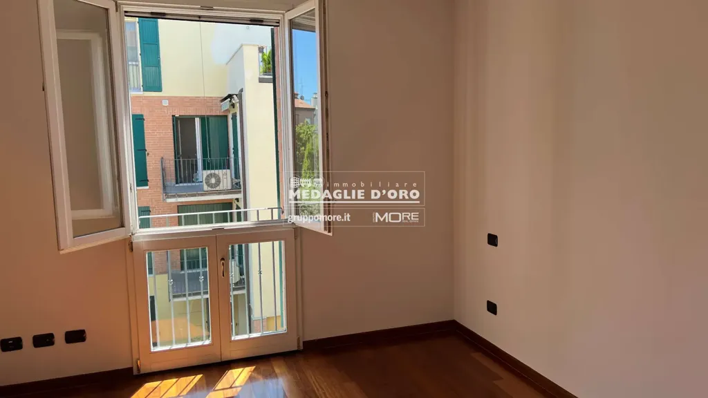 Pièces - Elegant Apartment with Terraces in Modena