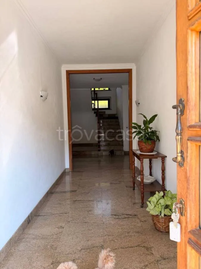 Esik - Villa with Garden and Pool in Vezza d'Alba