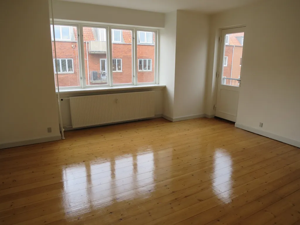 Toad - Renovated 2-Bedroom Flat in Odense C