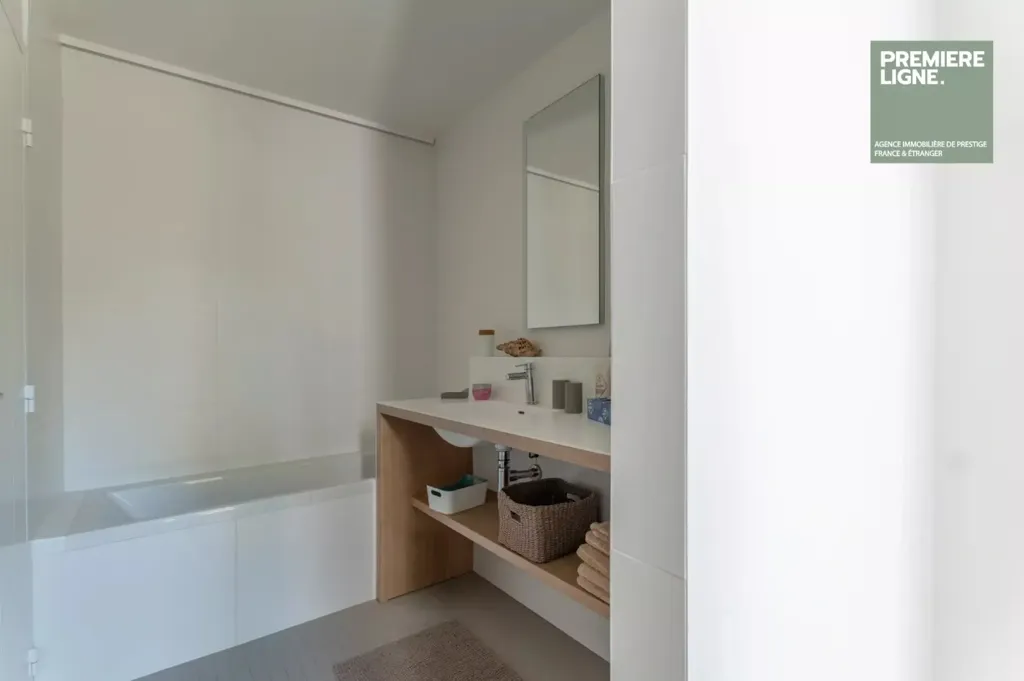 Vannitoad - Architect's Villa with Pool in Le Canon