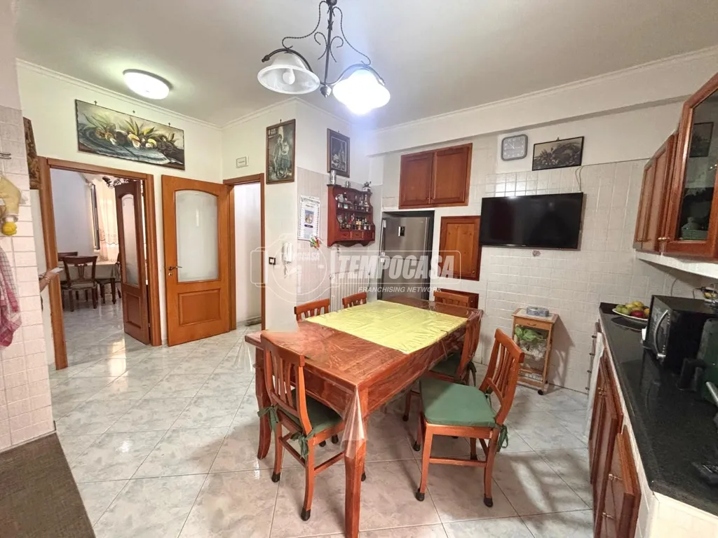 Salle à manger - Apartment with Triple Exposure in Naples
