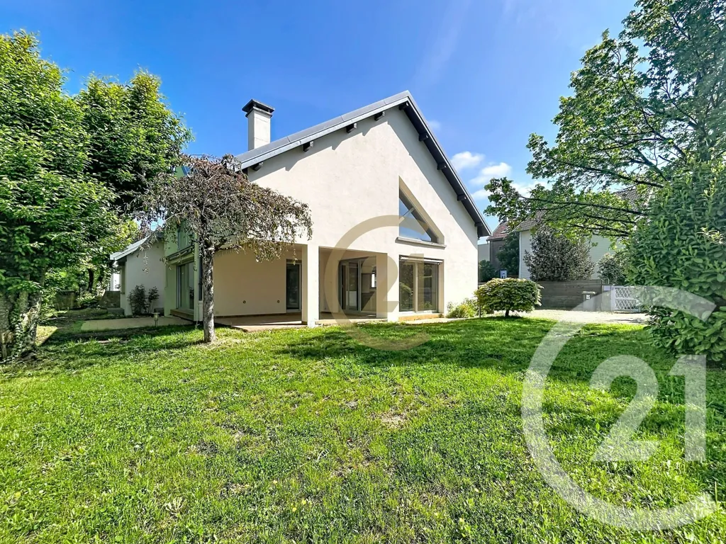 Exterior - Spacious House with Garden near Offemont