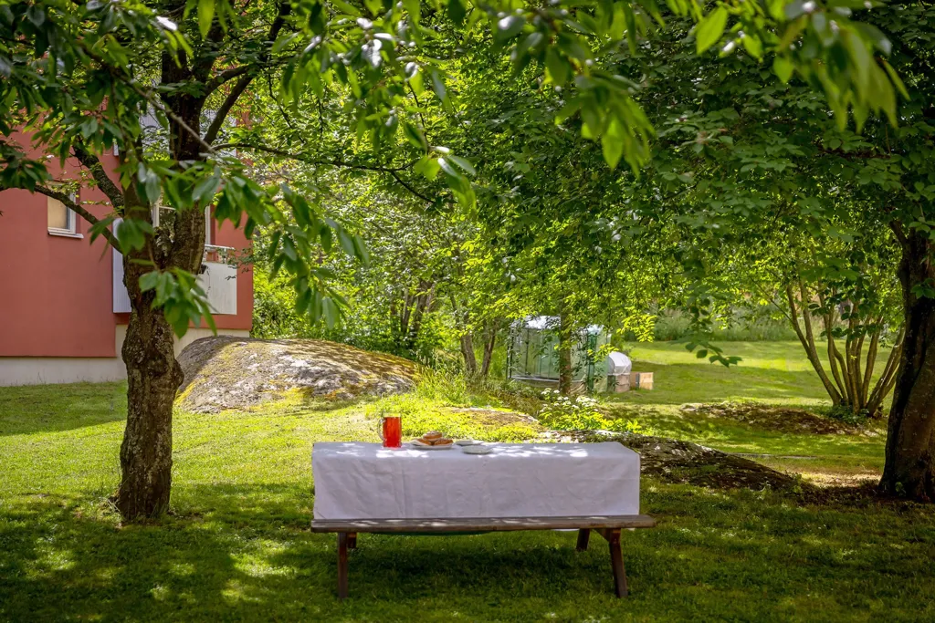 Aed - Charming 2-Bedroom with Balcony in Årsta