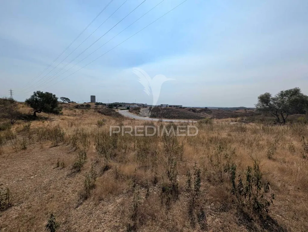 Jardin - Rustic Land with Waterfront on Beliche Dam, Algarve