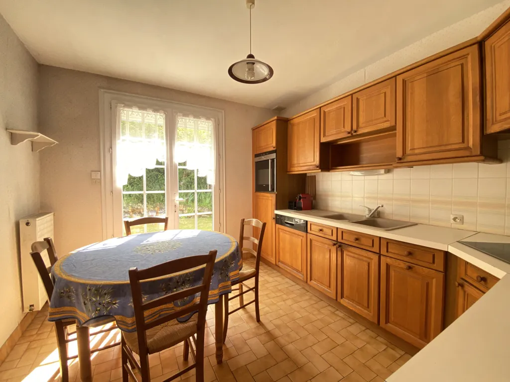 Köök - House with Garden and Basement in Saumur