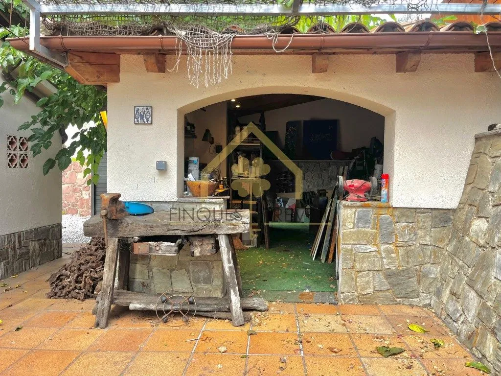 Garden - Luxury House with Pool in La Garriga