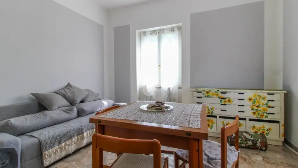 Söögituba - Bifamiliar Villa with Garden in Barghe
