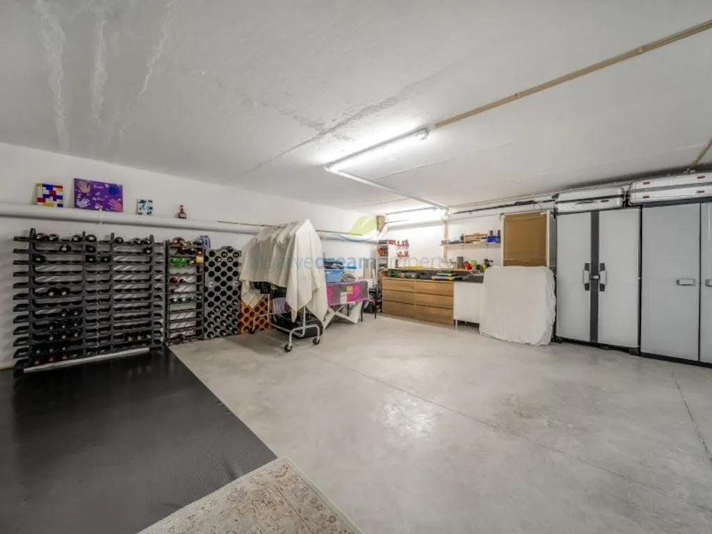 Garage - Luxury Semidetached House with Pool in Albufeira