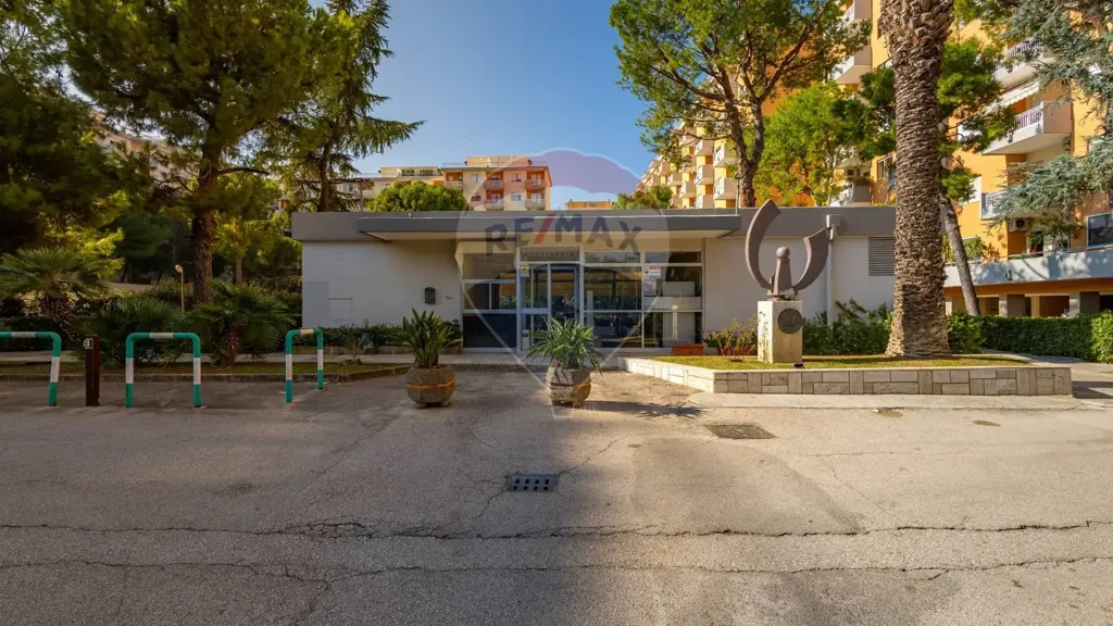 Välivaade - Quadrilocale with Balcony and Park View in Bari