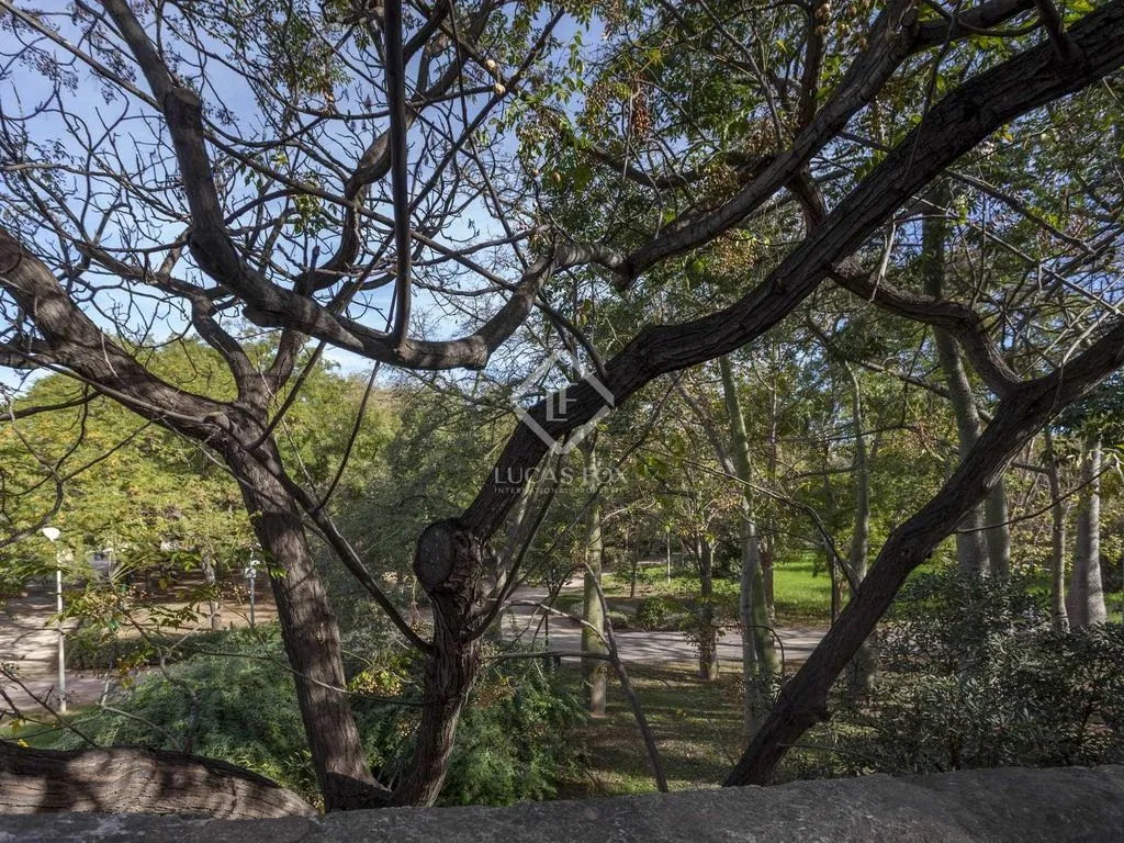 Jardin - Luxury Apartment with River View in Valencia