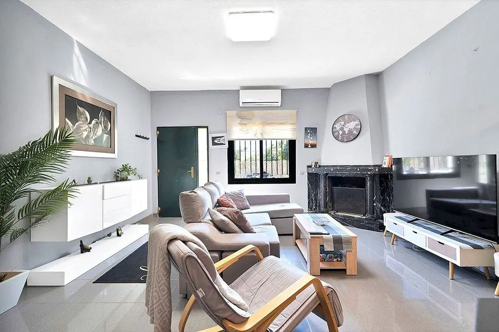Elutuba - Chalet with Pool in La Milla de Oro, Marbella