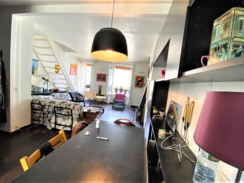 Salle à manger - Appartement Duplex avec Grenier Aménagé à Paris 12ème