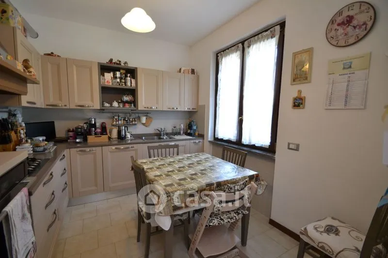 Salle à manger - Rear Villa with Garden in Mulazzano