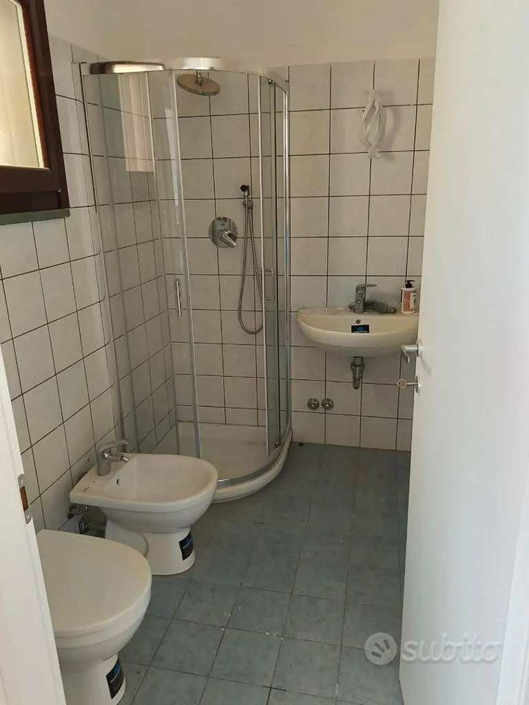 Salles de bain - Twin-Home with Pool in Enclosed Complex