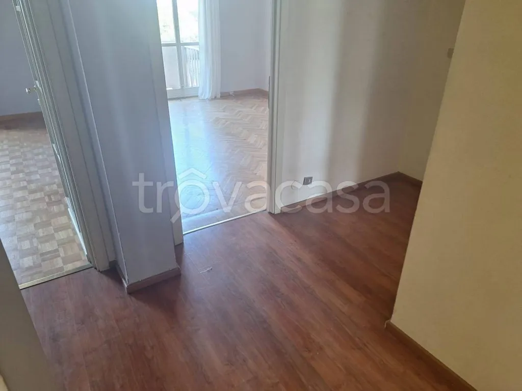 Hallway - Bright Trilocale with Balcony in Torino