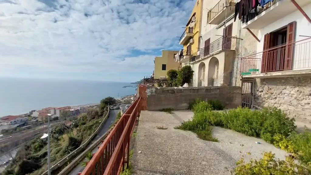 Rõdu - Panoramic Apartment with Sea View in Cetraro