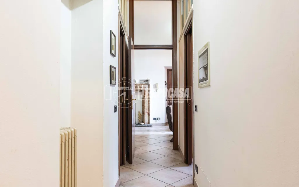 Ingresso - Bright Trilocale with Loggia in Bosisio Parini