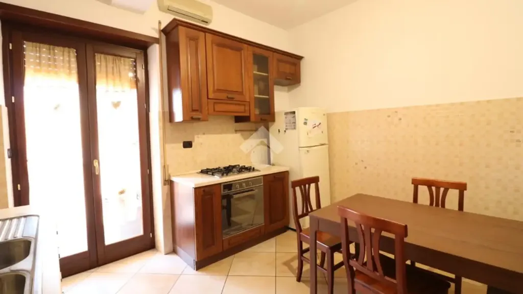 Salle à manger - Triplex with Balcony Views in Genzano di Roma