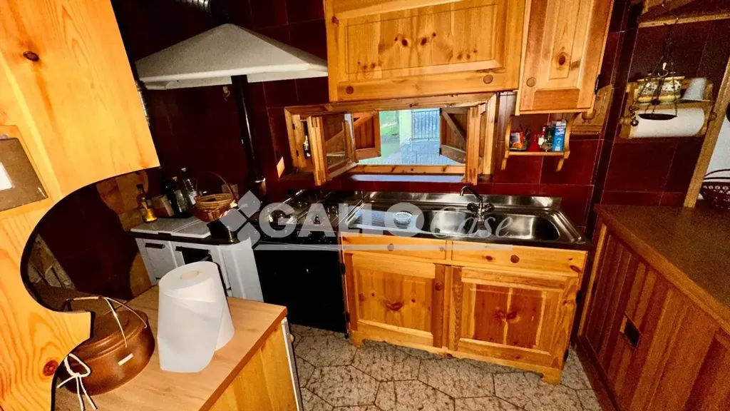 Cuisine - Bifamiliar Villa with Garden in Spezzano della Sila