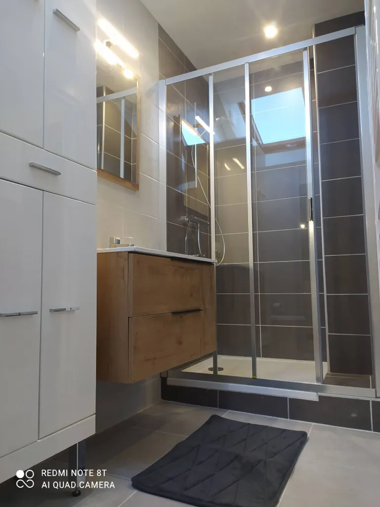 Vannitoad - Renovated 2-Bed Apartment in VIF