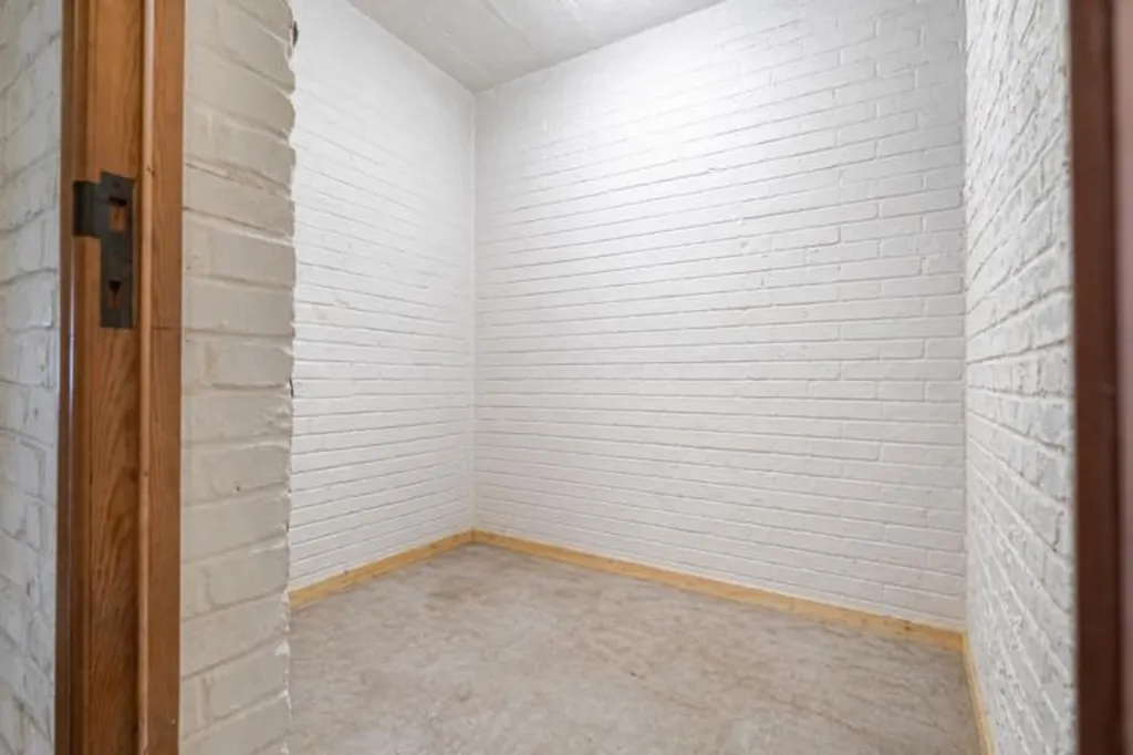 other_room