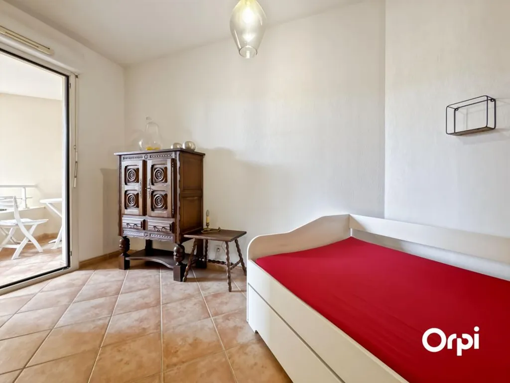 Chambres - Appartement avec Terrasse en Centre-Ville à Cavalaire-sur-Mer