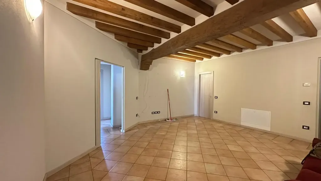 Elutuba - Independent House with Commercial Space in Cortemaggiore