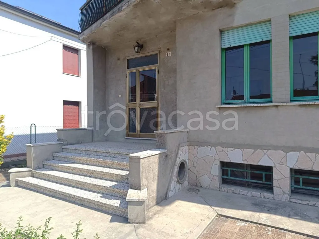 Extérieur - Three-Level Villa with Garden in Bondeno